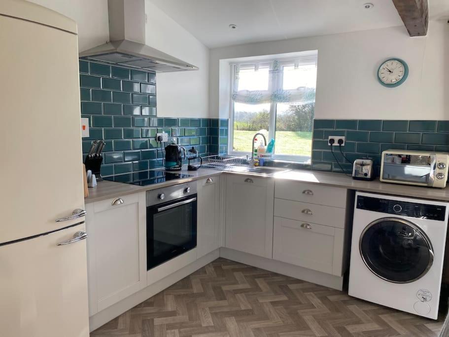 South Cottage - Garden, Views, Parking, Dogs, Cheshire, Walks, Family Adlington Exterior foto